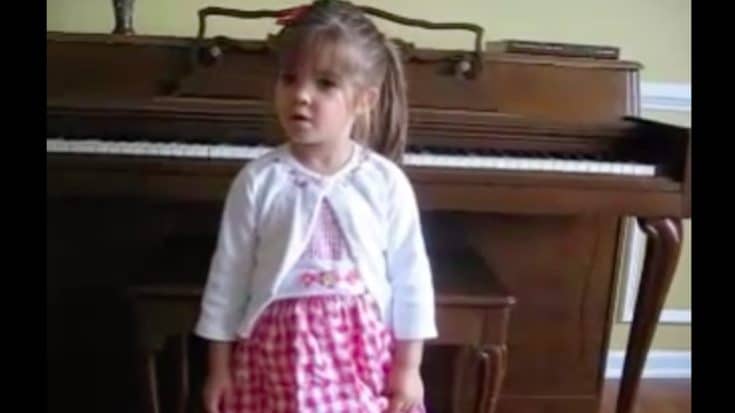 3-Year Old Delivers Pitch Perfect Rendition Of ‘The Star-Spangled Banner’ | Country Music Videos