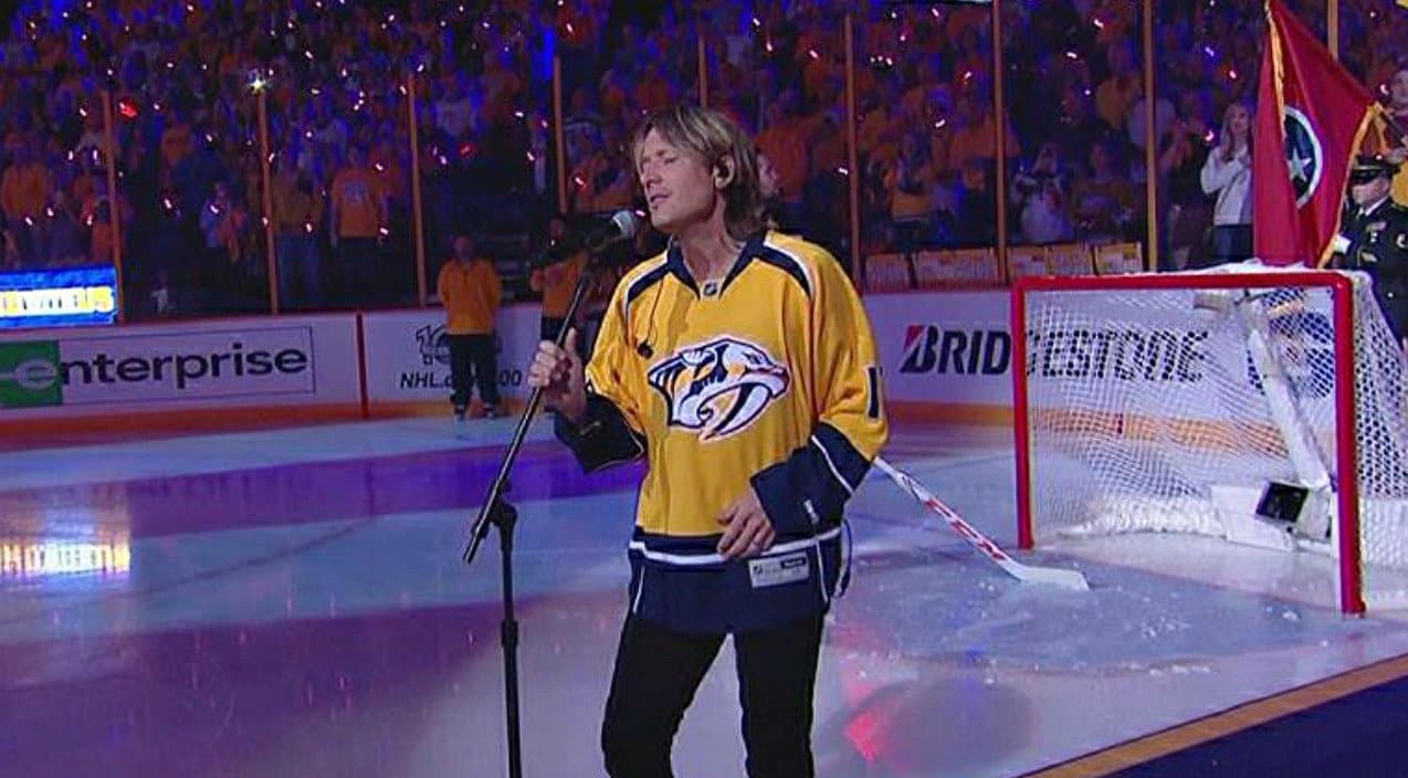 Keith Urban Performs “The Star-Spangled Banner” Live For The First Time Ever | Country Music Videos