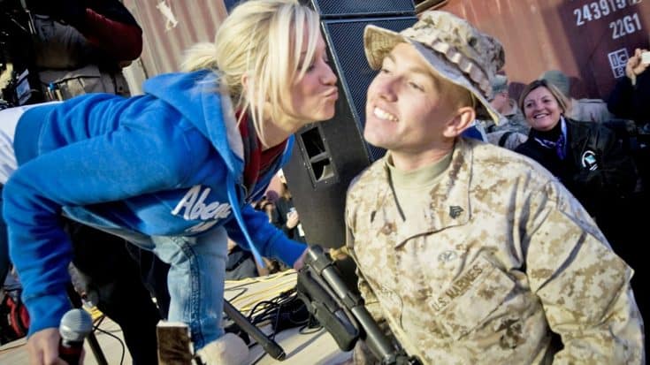 Kellie Pickler Is Supporting Our Troops In A Special Way | Country Music Videos
