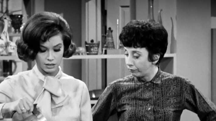 ‘Dick Van Dyke Show’ Actress Dies After Battle With Cancer | Country Music Videos