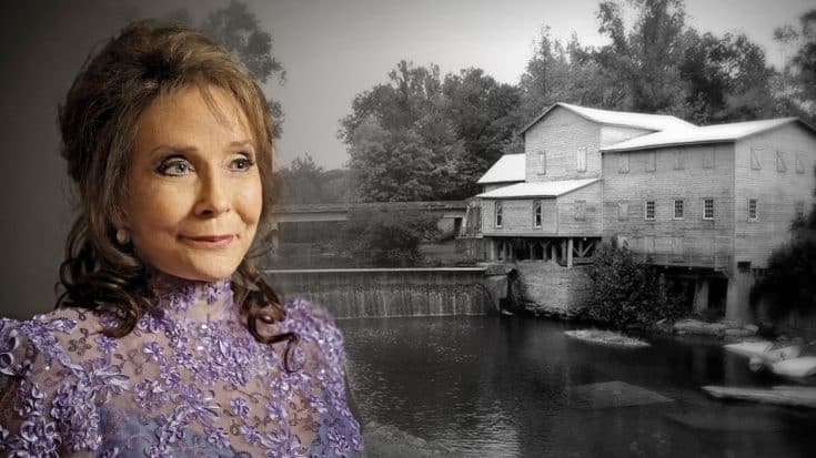 Loretta Lynn’s Haunted Plantation Uncovered During Paranormal Video | Country Music Videos