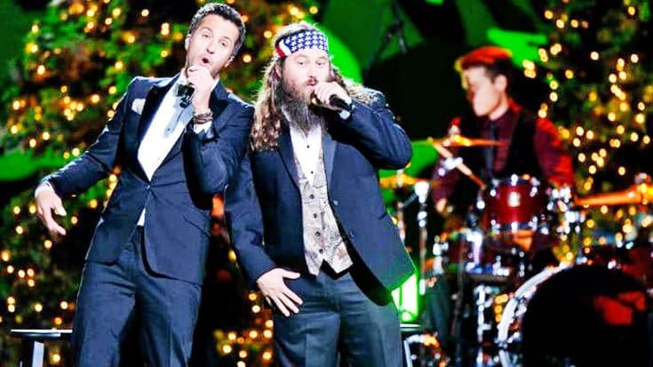 Luke Bryan Joins Willie Robertson For “Hairy Christmas” During 2013 CMA Country Christmas | Country Music Videos