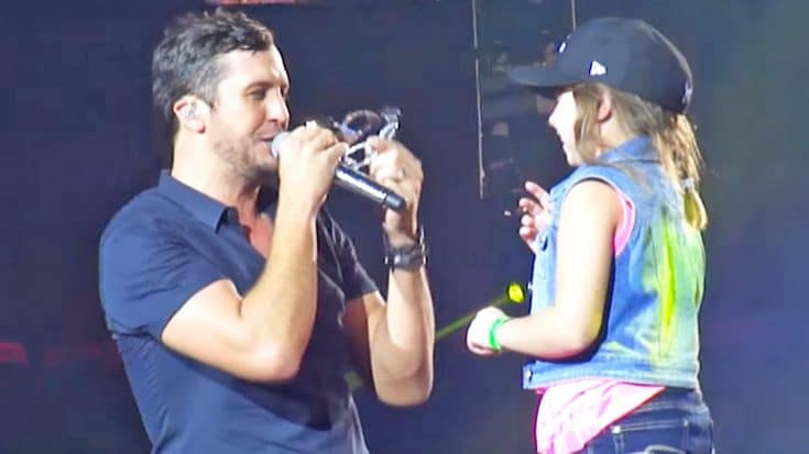 Luke Bryan Struggles To Be Crowned Like A Princess During Concert By Adorable Fan | Country Music Videos