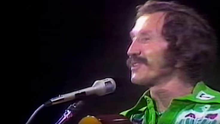 Marty Robbins Shines In Rare Live Performance Of ‘El Paso’ | Country Music Videos