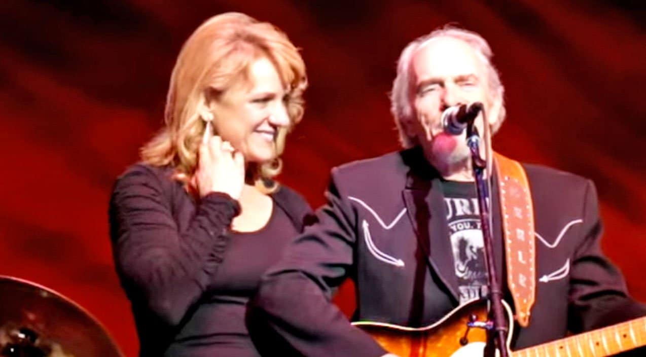 Merle Haggard And Wife Theresa Perform Loving Duet Of ‘jackson Country Rebel