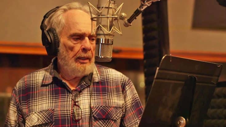 The Haunting Last Recording Of Merle Haggard Will Leave You In Tears | Country Music Videos