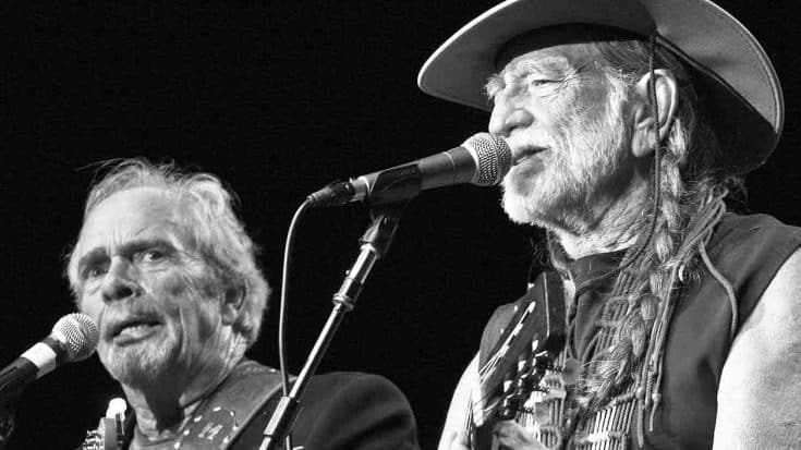Merle Haggard & Willie Nelson Breathe New Life Into Bob Dylan’s ‘Don’t Think Twice, It’s All Right’ | Country Music Videos