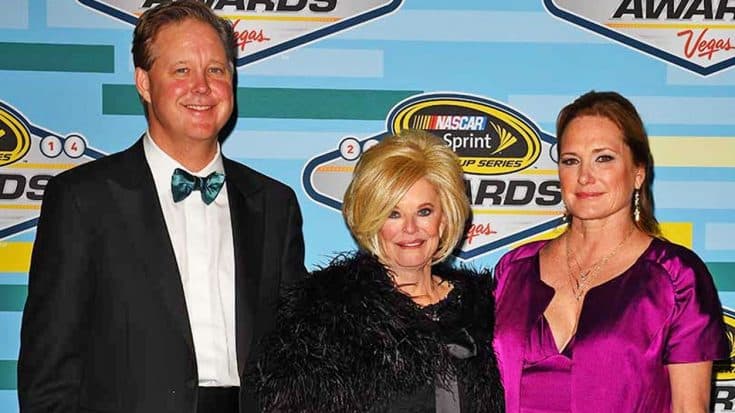 Tragic Death Of NASCAR’s First Lady Devastates Sport | Country Music Videos