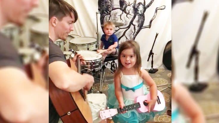 2 Kids & Their Father Deliver Cover Of John Prine’s “Please Don’t Bury Me” | Country Music Videos