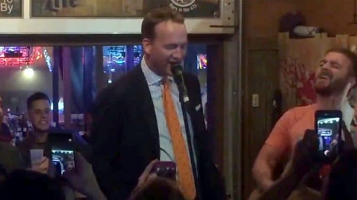 Peyton Manning’s Appearance At Nashville Bar Surprises Patrons For More Than One Reason | Country Music Videos