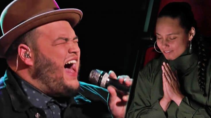 ‘Voice’ Finalist Loses It All After Puzzling Bonnie Raitt Cover | Country Music Videos