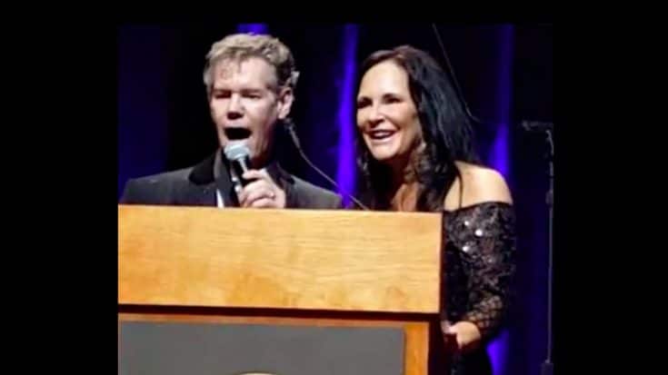 Randy Travis Surprises Crowd With Tear-Jerking ‘Amazing Grace’ Performance | Country Music Videos