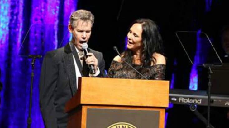 Randy Travis Stuns Crowd By Singing Three Years After Doctors Said He Wouldn’t Live | Country Music Videos