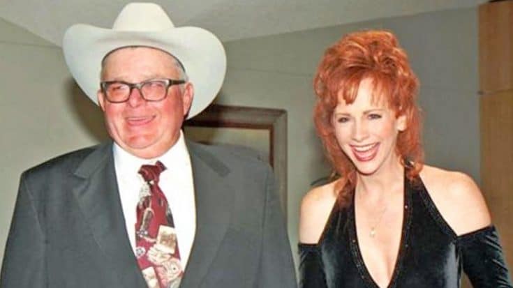 Reba McEntire Pays Tribute To Her Daddy With Beautiful Snapshot | Country Music Videos