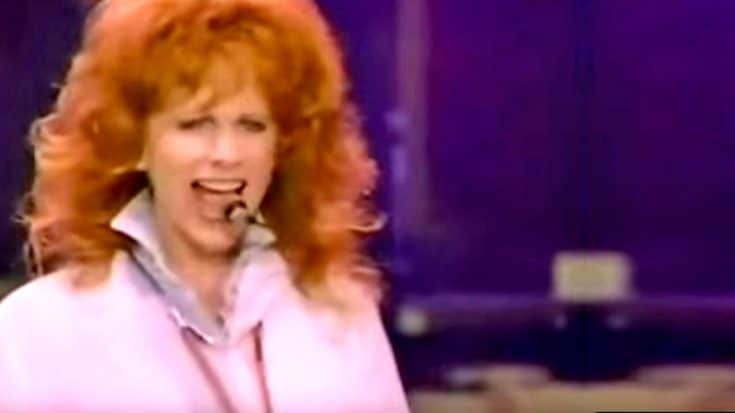 ‘9 to 5’ Gets A Fiery Makeover From Reba McEntire | Country Music Videos