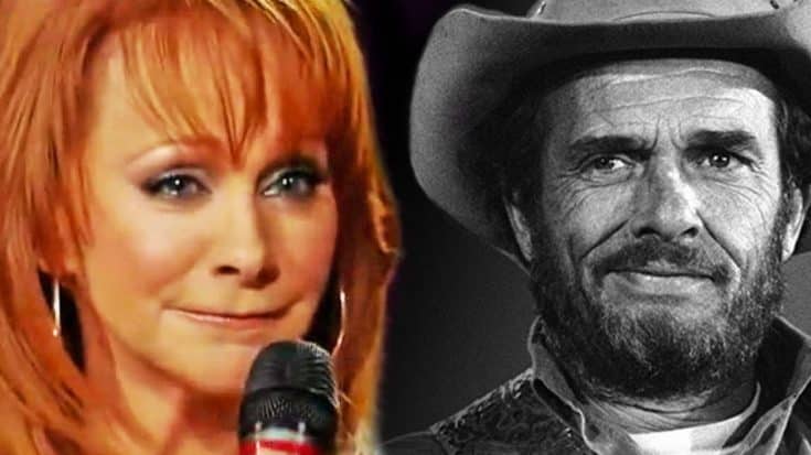 Reba Honors Merle Haggard With ‘Mama Tried’ Cover | Country Music Videos