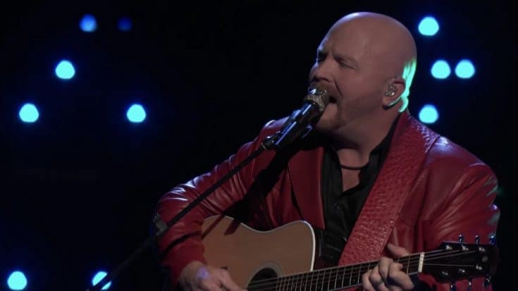 ‘Voice’ Underdog Pulls Out All The Stops With Flawless Garth Brooks Cover | Country Music Videos