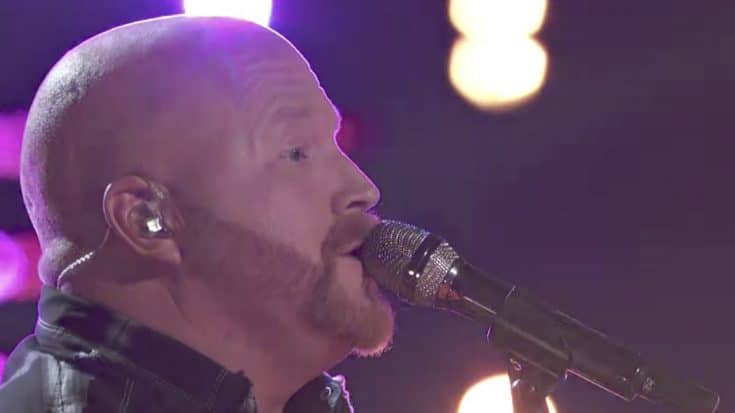 Pure Country Singer Pays Tribute To His Dad With First Live ‘Voice’ Performance Of The Season | Country Music Videos