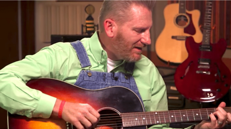 Rory Feek Fights Back Tears As He Sings Publicly For The First Time Since Joey’s Death | Country Music Videos
