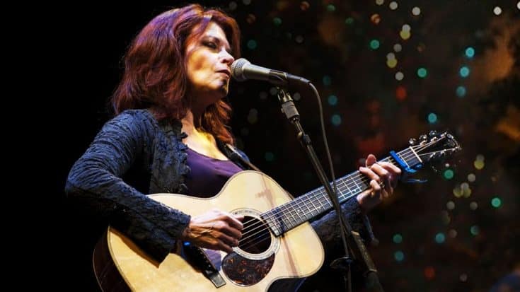 Hear Rosanne Cash’s Hauntingly Beautiful Rendition Of “It Came Upon A Midnight Clear” | Country Music Videos
