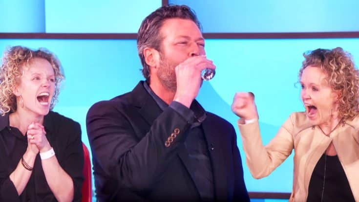 Blake Shelton Plays Hysterical Game With Screaming Twins On ‘Ellen’ | Country Music Videos