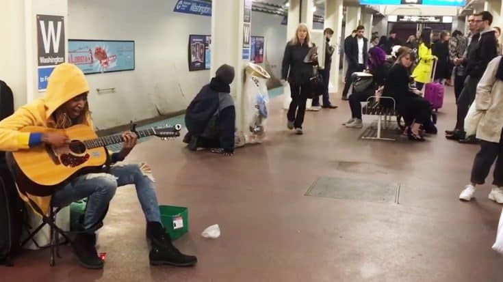 Subway Performer Amazes Passengers With ‘Landslide’ Cover | Country Music Videos