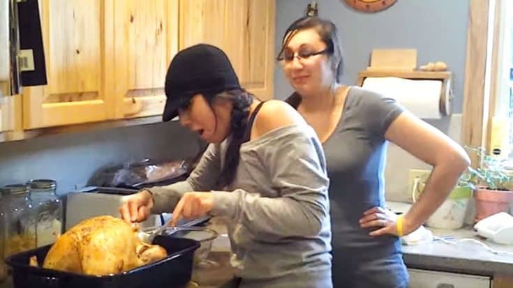 Mom Tricks Daughter With “Pregnant Turkey” Prank On Thanksgiving | Country Music Videos