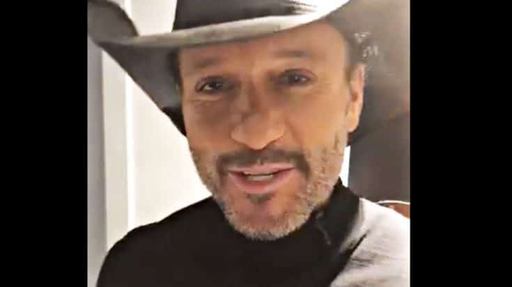 Tim McGraw Sings ‘Hard To Be Humble’ In Ode To Blake Shelton’s ‘Sexy’ New Title | Country Music Videos