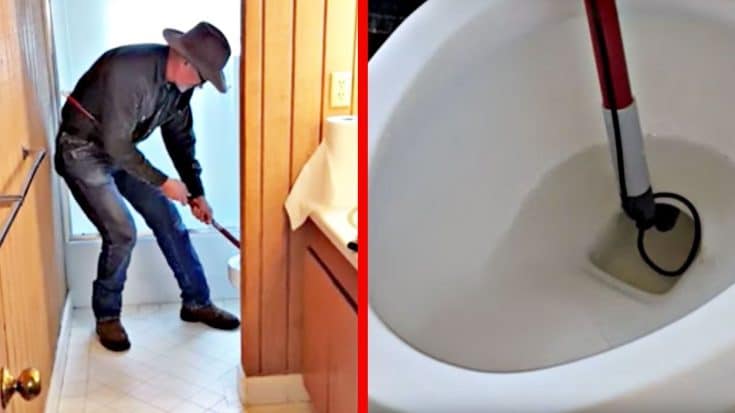 Texan Yanks ‘Worst Nightmare’ Snake From Inside His Toilet | Country Music Videos
