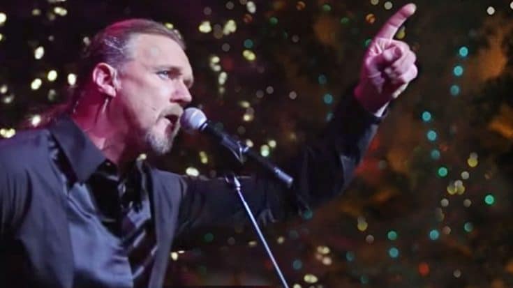 Trace Adkins Delivers Christmas Miracle With Heavenly ‘We Three Kings’ Performance | Country Music Videos