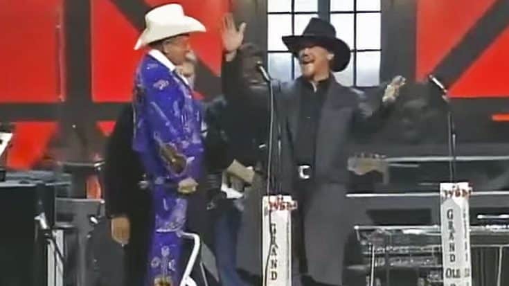 Little Jimmy Dickens Interrupts Trace’s Performance To Ask Him A Life-Changing Question | Country Music Videos