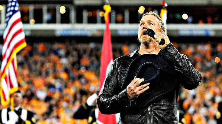 Trace Adkins Delivers Jaw-Dropping Low Note During National Anthem Performance | Country Music Videos