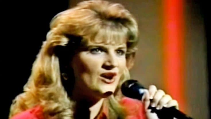 Watch Young Trisha Yearwood Steal America’s Heart On 1980s Talent Show | Country Music Videos