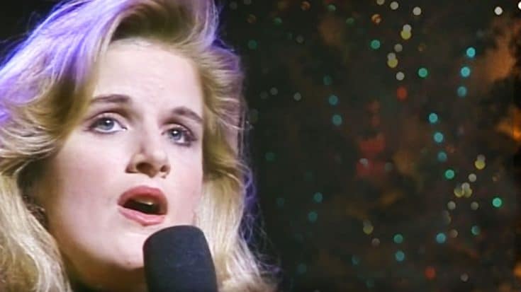 Trisha Yearwood’s Heavenly ‘Sweet Little Jesus Boy’ Will Bring You To Tears | Country Music Videos