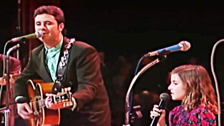 Rare: Vince Gill & His Baby Girl Sing Adorable Duet At The Opry | Country Music Videos