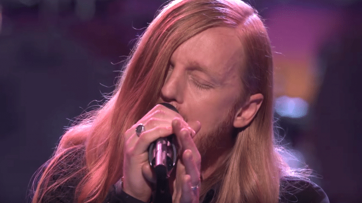 ‘Voice’ Contestant Puts Soulful Spin On Miley Cyrus’s ‘The Climb’ | Country Music Videos