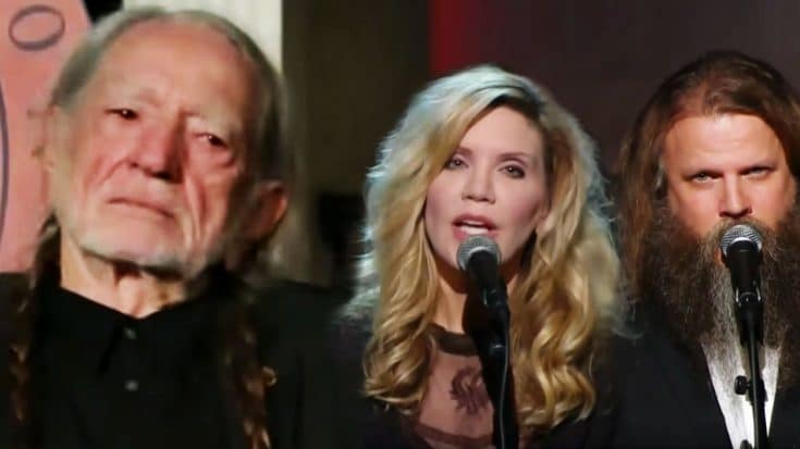 Willie Nelson Fights Back Tears As His Friends Serenade Him With ‘Seven Spanish Angels’ | Country Music Videos