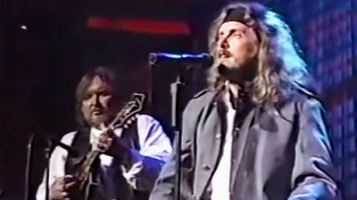 Skynyrd’s Vulnerable Acoustic Performance Of ‘The Last Rebel’ Will Stir Your Soul | Country Music Videos