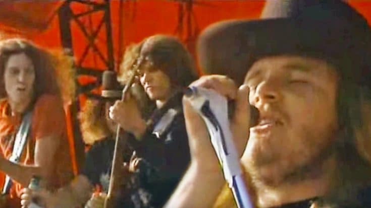 Sensational Performance Of ‘I Ain’t The One’ Catapults Lynyrd Skynyrd Straight Into History | Country Music Videos