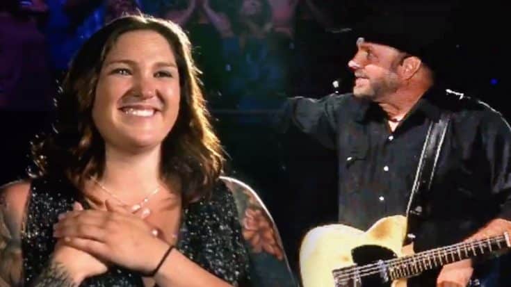 Garth Brooks Stops Concert To Sing ‘Happy Birthday’ To Daughter Allie | Country Music Videos