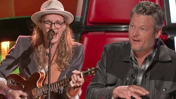 Soulful Rocker’s ‘She Talks To Angels’ Throws Blake & Adam Into Fight For His Attention | Country Music Videos