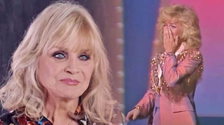 Barbara Mandrell Gets Choked Up Reliving Her Historical And Emotional CMA Awards Moment | Country Music Videos