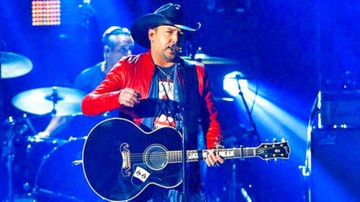 Jason Aldean Captivates The ACMs With Intimate ‘Any Ol’ Barstool’ Performance | Country Music Videos