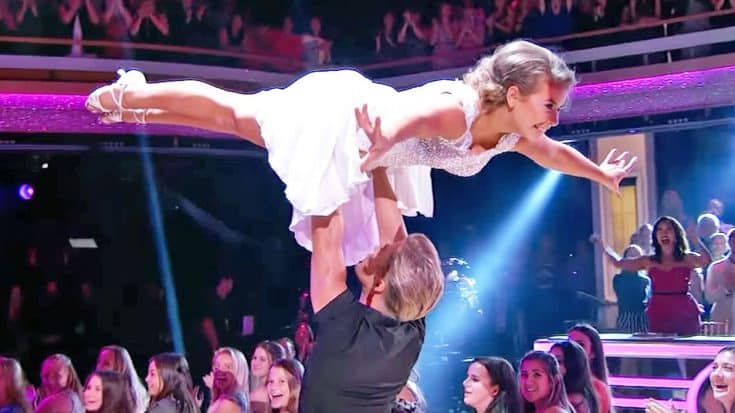 Bindi Irwin Earns PERFECT Score With ‘Dirty Dancing’ Performance?? I Was SPEECHLESS! | Country Music Videos