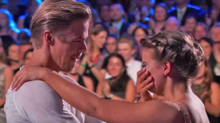 Bindi Irwin Cries During ‘DWTS’ Tribute To Her Late Father Steve Irwin | Country Music Videos