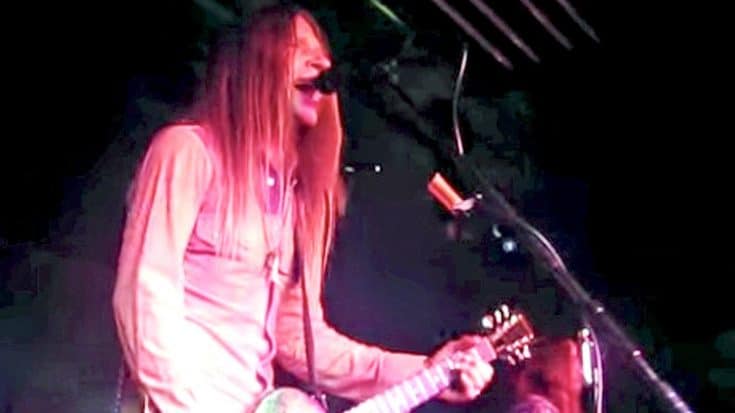 Blackberry Smoke Dishes Heavy Dose Of Southern Rock With Soulful Cover Of ‘Tuesday’s Gone’ | Country Music Videos