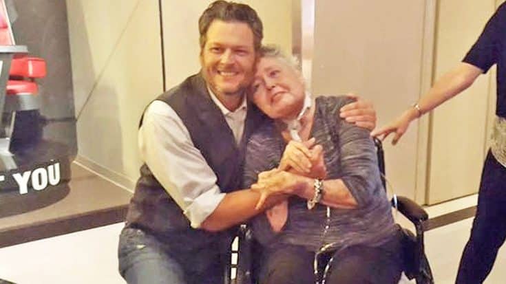 When Hospice Patient Wanted To Meet Blake Shelton He Brought Her Backstage To See Him | Country Music Videos