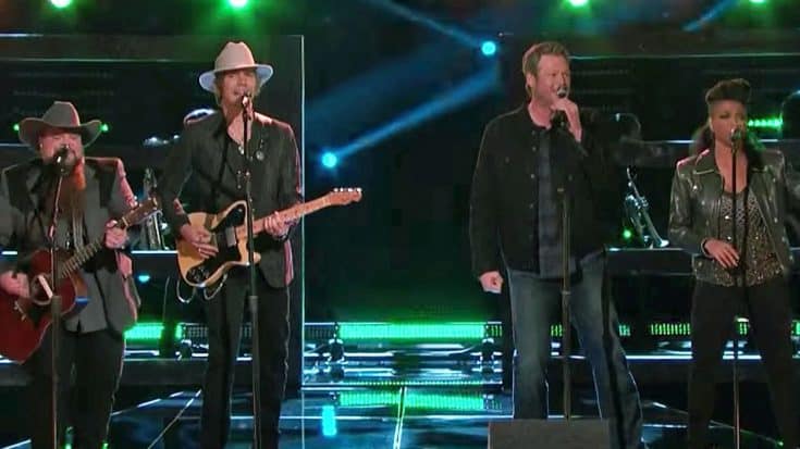 Blake Shelton & His ‘Voice’ Team Bring Down The House With Hard Rockin’ Performance | Country Music Videos