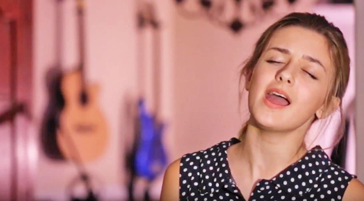 14-Year-Old With Unearthly Talent Delivers Gorgeous Rendition Of LeAnn Rimes’ ‘Blue’ | Country Music Videos