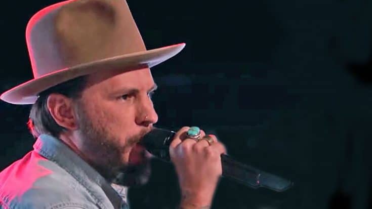 Southern Man Charms His Way On To ‘The Voice’ With Captivating Cover Of B.B. King Hit | Country Music Videos